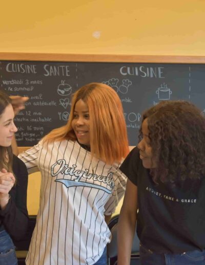 Ensemble, on échange et on partage en toute bienveillance. Que ce soit à travers des ateliers cuisine.